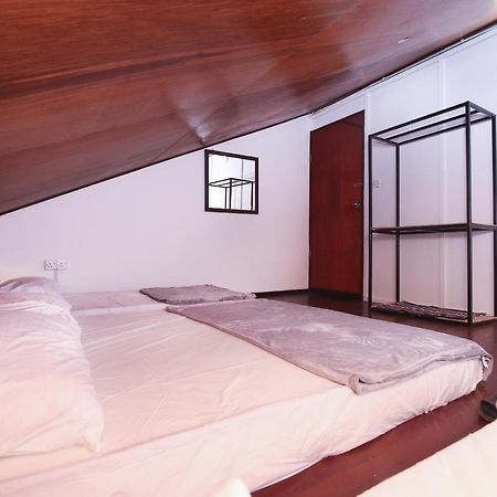 สปอต ออน 90141 ทรีเฮาส์ เบด แอนด์ เบรคฟาสต์ Hotel กูชิง ภายนอก รูปภาพ