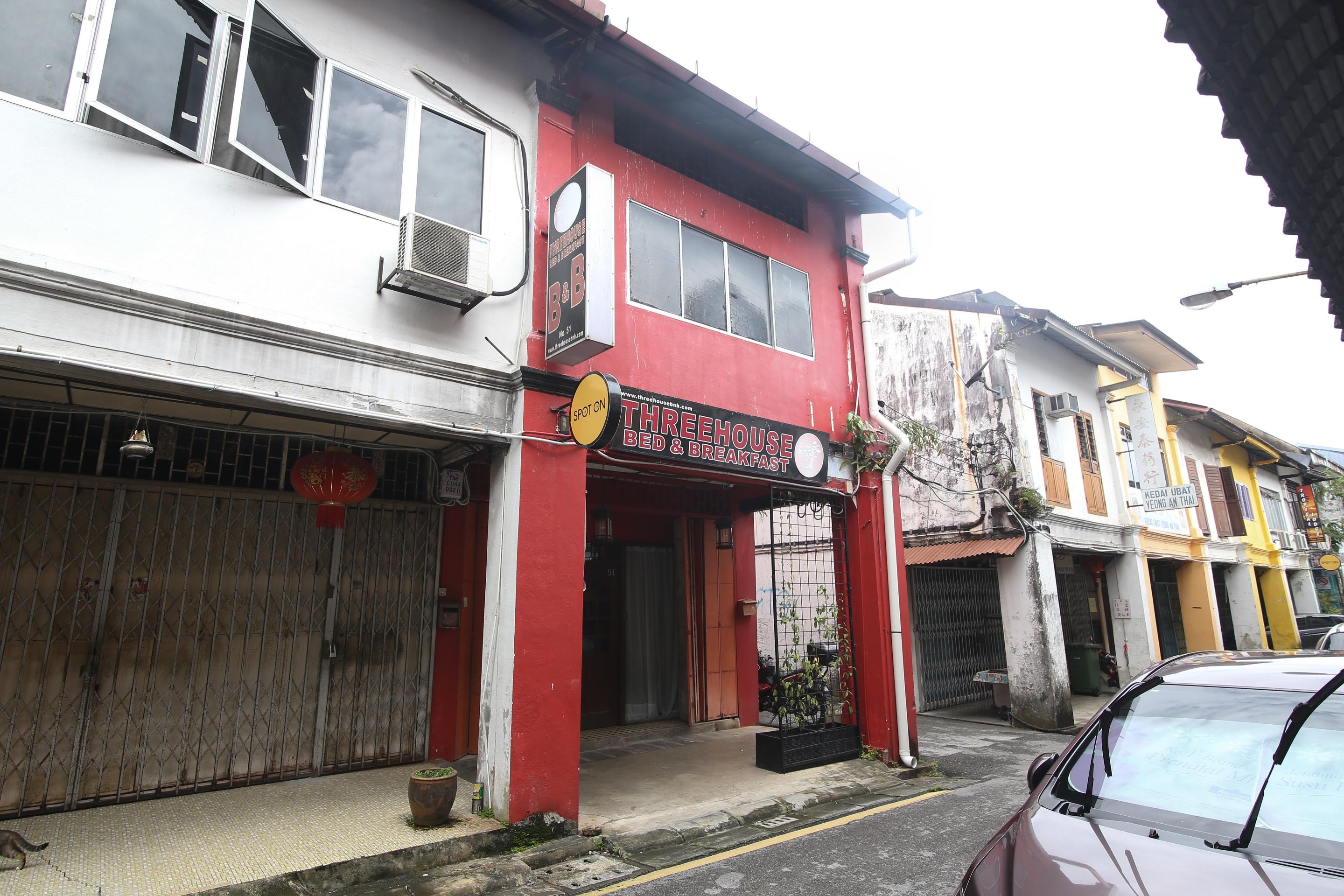 สปอต ออน 90141 ทรีเฮาส์ เบด แอนด์ เบรคฟาสต์ Hotel กูชิง ภายนอก รูปภาพ