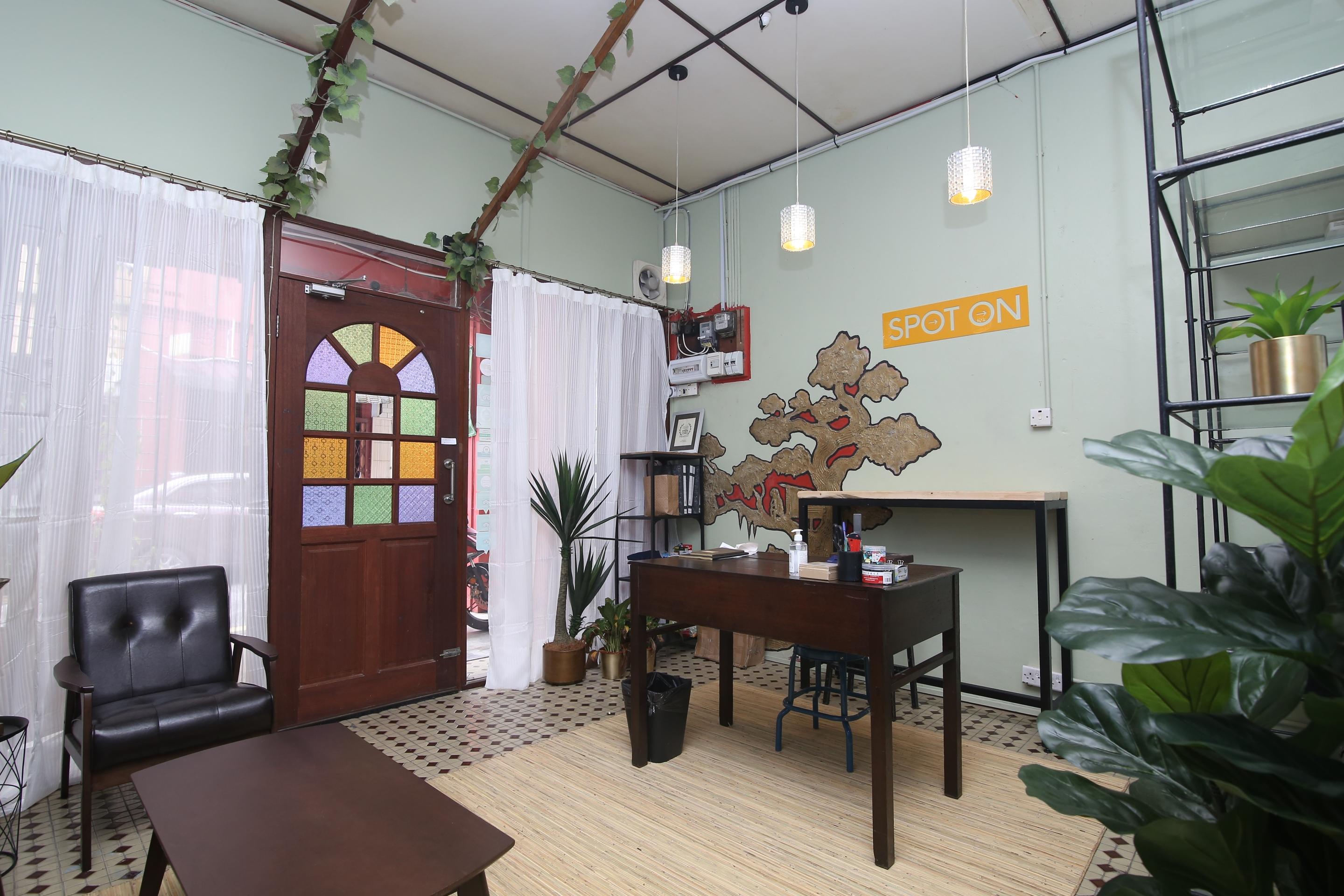 สปอต ออน 90141 ทรีเฮาส์ เบด แอนด์ เบรคฟาสต์ Hotel กูชิง ภายนอก รูปภาพ
